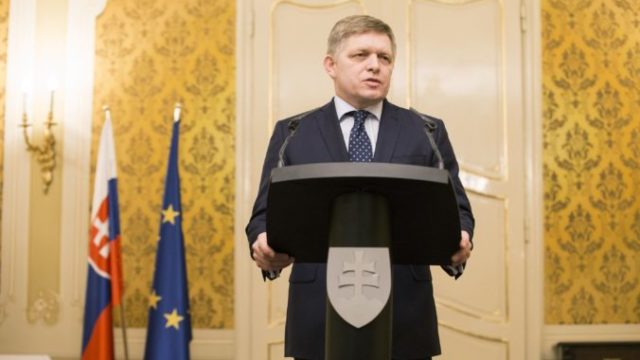 369157_robert fico 1 676x451.jpg