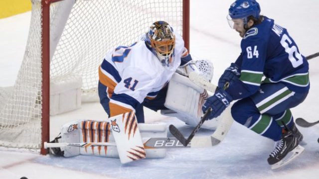 369203_jaroslav halak tyler motte 676x422.jpg