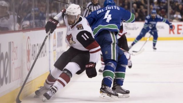 369412_coyotes_canucks_hockey_49412 fc99fc1aed6546b9a4a6ac4ff8df6277 676x440.jpg