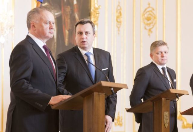 369545_andrej kiska andrej danko robert fico 676x464.jpg