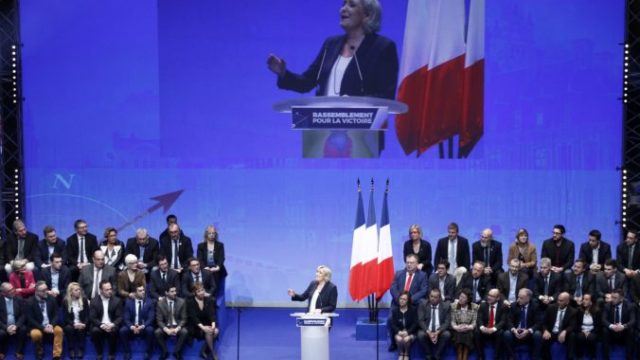 369709_marine le penova 676x454.jpg