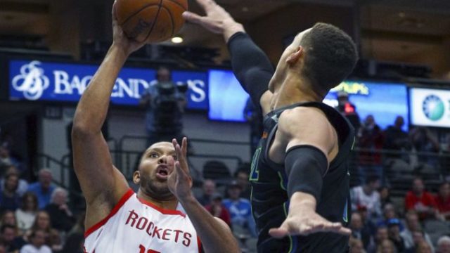 369740_dwight powell eric gordon 676x505.jpg