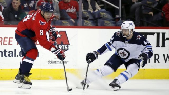 369834_jets_capitals_hockey_63497 75358c7441104d15a60809a54dce7ab9 676x436.jpg