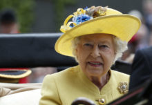 370101_britain_queen_27630 53af39d052d7426188bb34b848ccc5c3 676x468.jpg