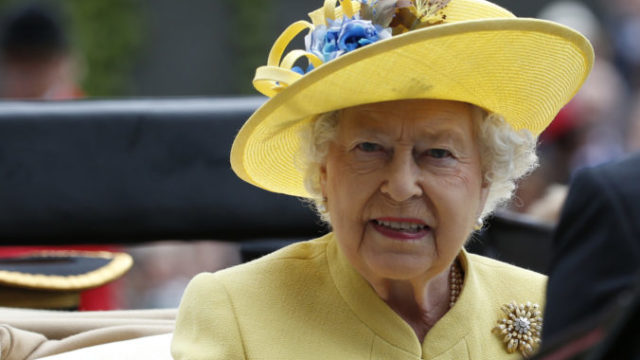 370101_britain_queen_27630 53af39d052d7426188bb34b848ccc5c3 676x468.jpg