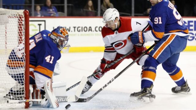 370324_derek ryan 7 jaroslav halak john tavares 676x446.jpg