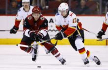 370407_flames_coyotes_hockey_33354 8cfc1e365df246fe81d32d2e9704c378 676x439.jpg