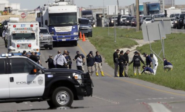 370624_austin_bombings_50984 06501a02a97c447bbc5ba837df05580b 676x410.jpg