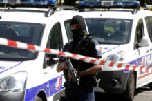 370737_france_police_operation_06057 a6ed3fecbe534575b57d04d5c30b6656 676x451.jpg