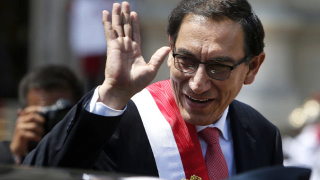370781_aptopix_peru_political_crisis_42732 7190448b6f0e45ed97940c281112693b 676x475.jpg