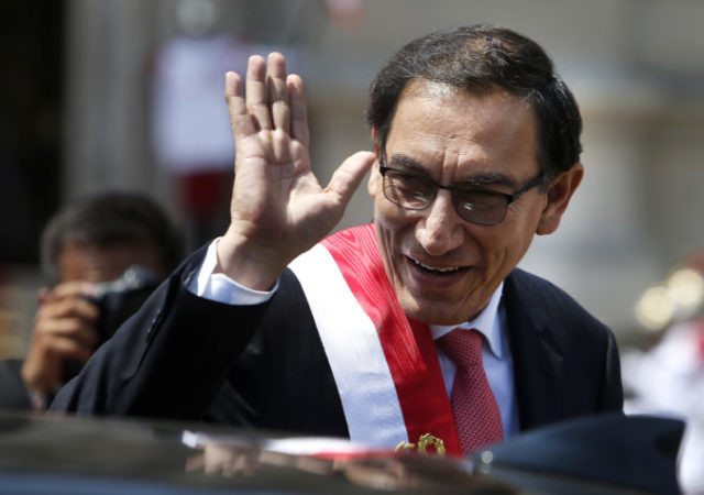 370781_aptopix_peru_political_crisis_42732 7190448b6f0e45ed97940c281112693b 676x475.jpg