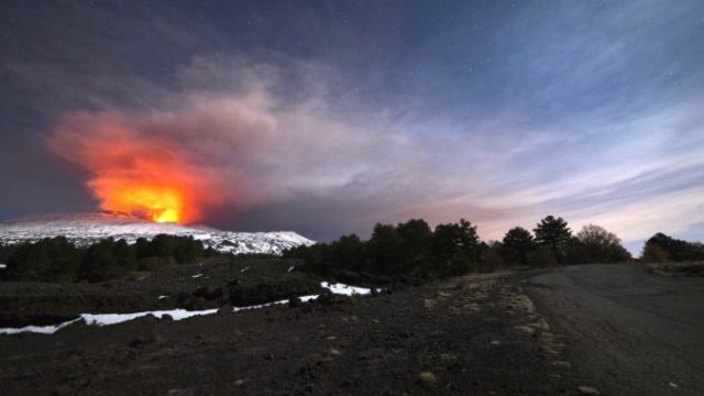 370815_aptopix_italy_etna_volcano_37209 70fa5c60c0274484a49dad24035d3d23 676x451.jpg