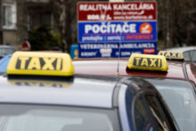 371022_taxi_2 676x451.jpg