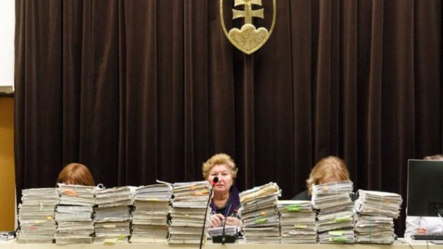 371131_gabriela simonova 676x452.jpg