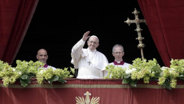 371406_vatican_pope_easter_15106 88cb0a4d8c9c4fc08492067c6d09d2f2 676x450.jpg