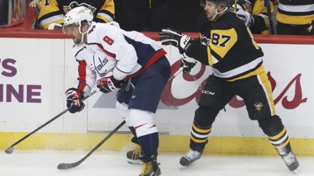 371435_sidney crosby alexander oveckin 676x470.jpg