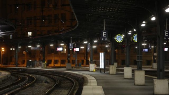 371500_france_strikes_88422 e82ef6254bbe4cbeaa03b56086f3f31d 676x451.jpg
