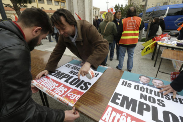 371546_protesty vo francuzsku 676x451.jpg