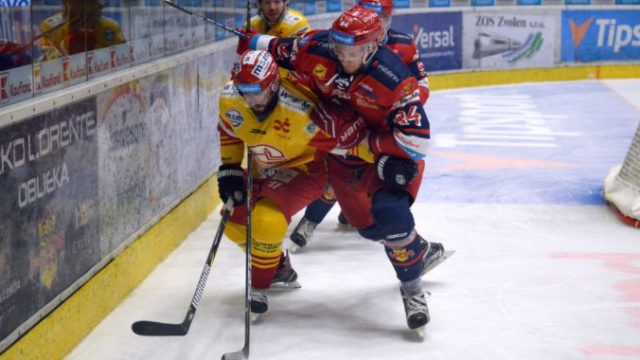 371904_hokej 2 676x451.jpg
