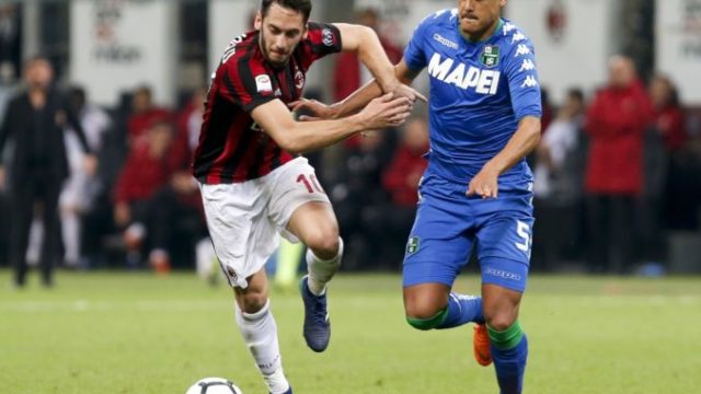 371973_hakan calhanoglu maurizio lemos 676x508.jpg