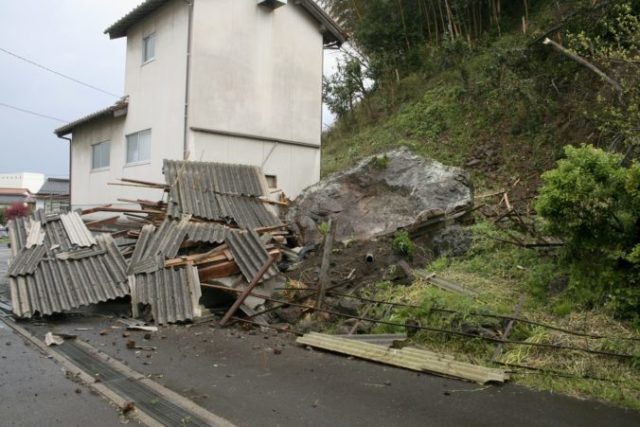 372005_japan_earthquake_42111 8a7c450227b14f45919a491e57f77fca 676x451.jpg