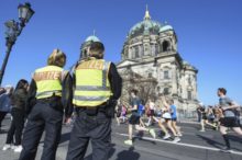 372041_germany_berlin_race_attack_21280 c41cb4e937114f11a6b757f9e4207272 676x450.jpg