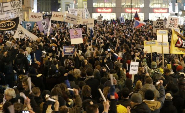 372093_protest praha 676x413.jpg