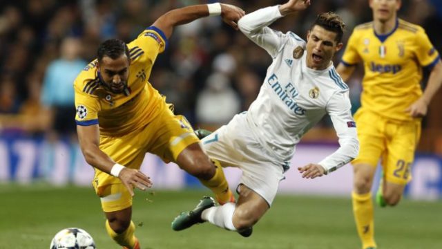 372305_cristiano ronaldo medhi benatia 676x476.jpg