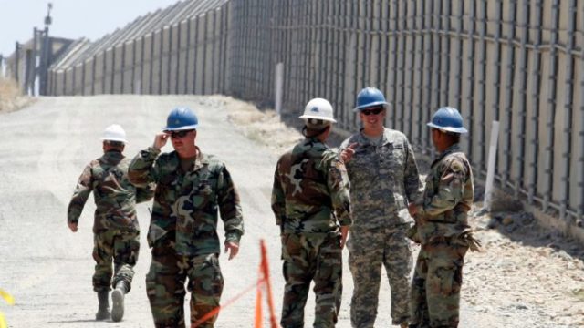372324_trump_border_69408 5cc44f72190c42a7b7ba3caecd4543b5 676x497.jpg