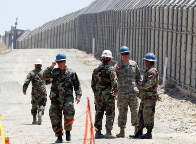 372324_trump_border_69408 5cc44f72190c42a7b7ba3caecd4543b5 676x497.jpg