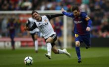 372599_jose luis gaya lionel messi 676x422.jpg