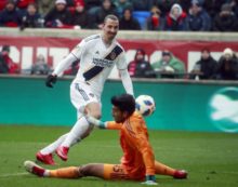 372618_zlatan ibrahimovic richard sanchez 676x533.jpg