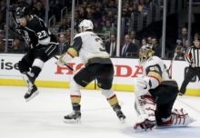 372668_dustin brown brayden mcnabb marc andre fleury 676x466.jpg