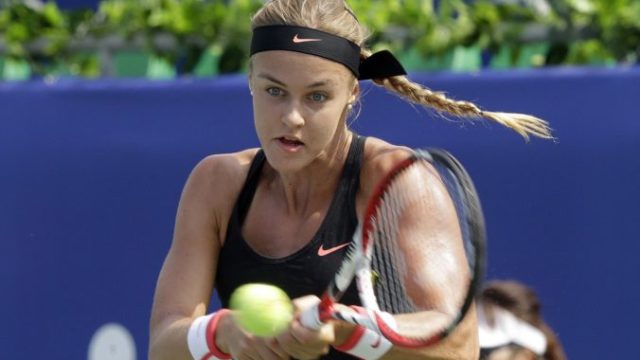 372677_karolina schmiedlova 2 676x505.jpg