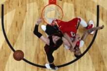 373076_anthony davis 23 jusuf nurkic 676x450.jpg