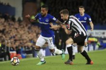 373416_theo walcott paul dummett 676x447.jpg