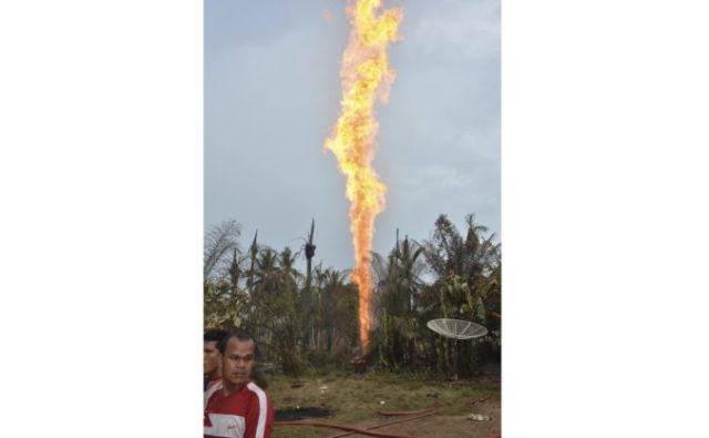373536_indonesia_oil_fire_21632 321f57f5297644769ea63c197fa935bb 676x417.jpg