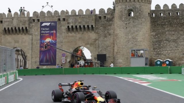 373829_azerbaijan_f1_gp_auto_racing_17556 dd27bdf1a28c4d1cb873e0bc8cb6178b 676x443.jpg