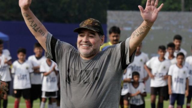 373864_maradona_out_soccer_89270 67dcb5ee6611453a88f71709428fc6ef 676x512.jpg