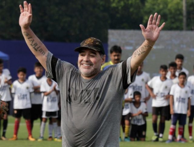 373864_maradona_out_soccer_89270 67dcb5ee6611453a88f71709428fc6ef 676x512.jpg