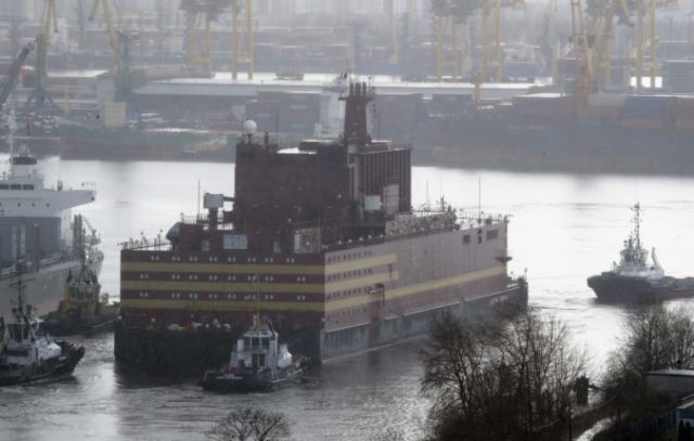 373880_russia_floating_nuclear_plant_54790 02d9c110a3604880ad7b04c28a69ebfd 676x430.jpg