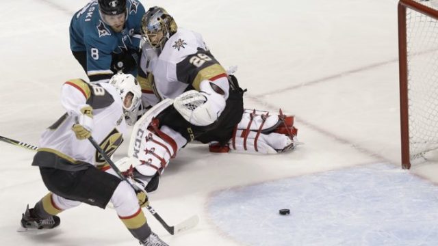 374265_marc andre fleury joe pavelski 676x450.jpg