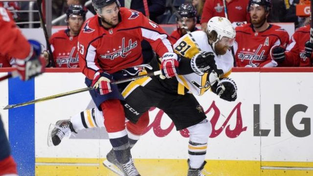 374353_penguins_capitals_hockey_43236 f588ee005a1b40fcb68ce5643692364a 676x472.jpg