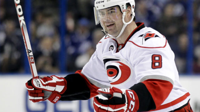 374438_hurricanes_lightning_hockey a31fb047faf14b66ba1083fbb2132f93 676x529.jpeg