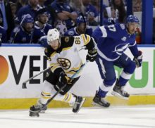 374676_bruins_lightning_hockey_15066 fbe54be71efe4c01bc280b316ced8574 676x558.jpg