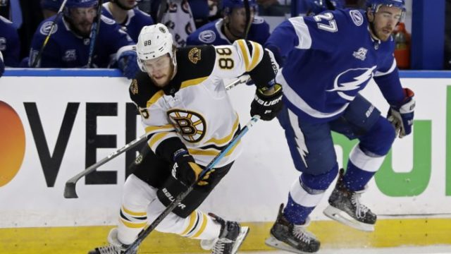 374676_bruins_lightning_hockey_15066 fbe54be71efe4c01bc280b316ced8574 676x558.jpg