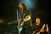 374884_pearl jam eddie vedder 676x450.jpg