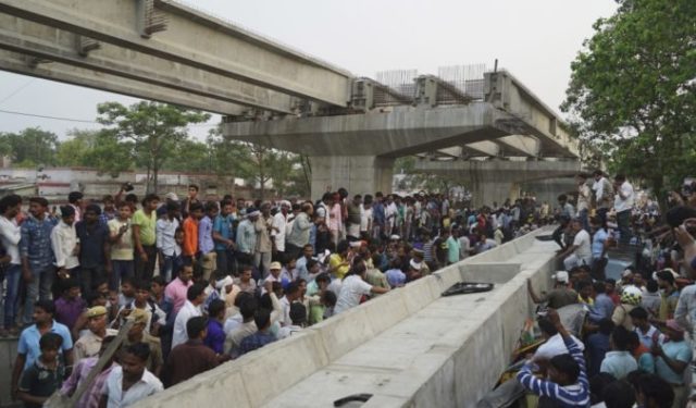 375404_india_construction_collapse_74355 f9709afc45e2490d8ae7d12cbcb9144d 676x396.jpg
