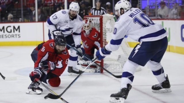375432_lightning_capitals_hockey_28554 52d43b57b1a54344863d87fc5a1f7460 676x440.jpg