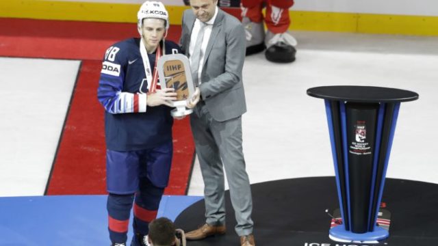 375878_patrick kane 1 676x473.jpg